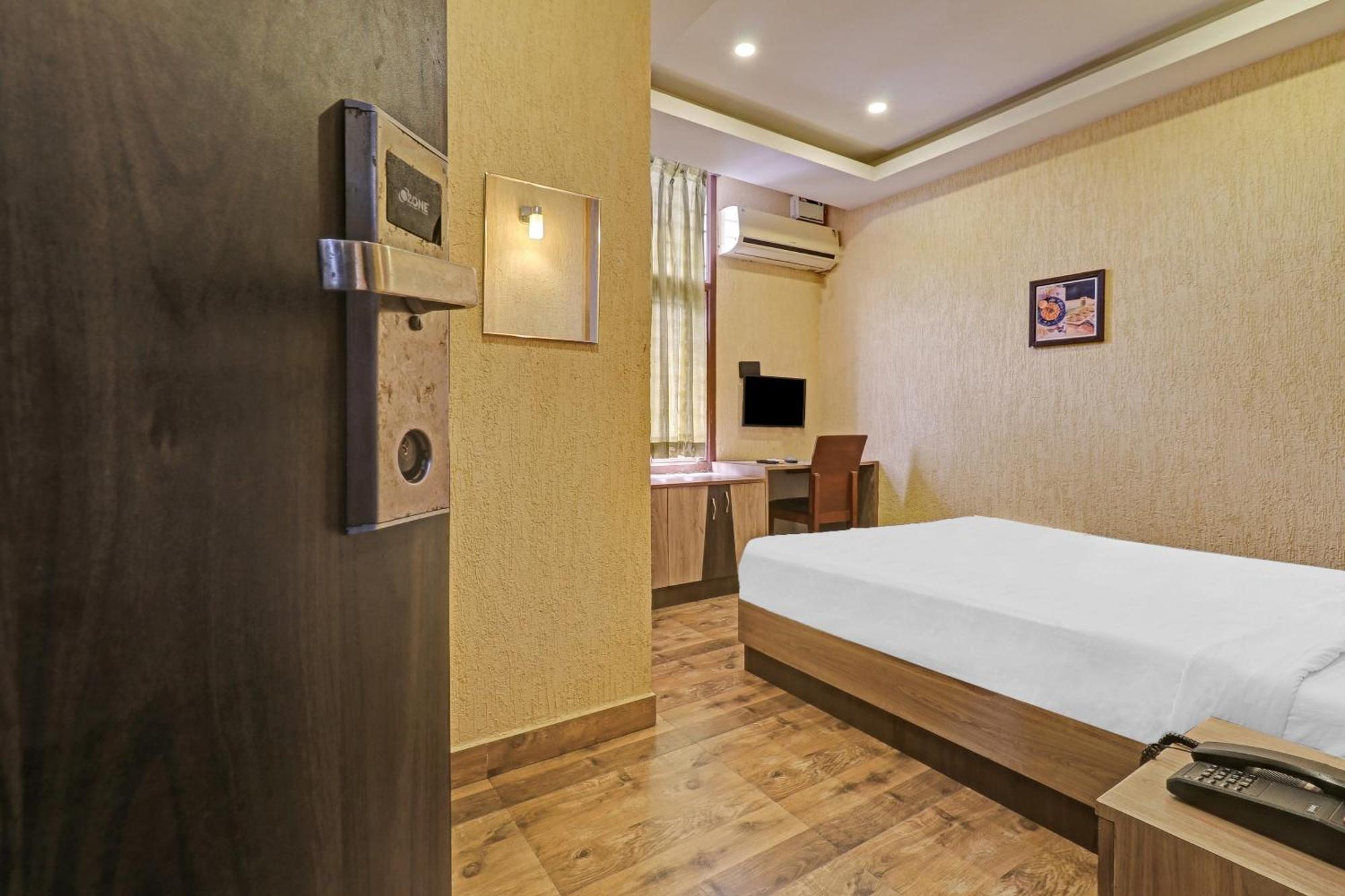 Capital O 84896 Hotel Grand Karaikudi Tiruchirappalli Bagian luar foto