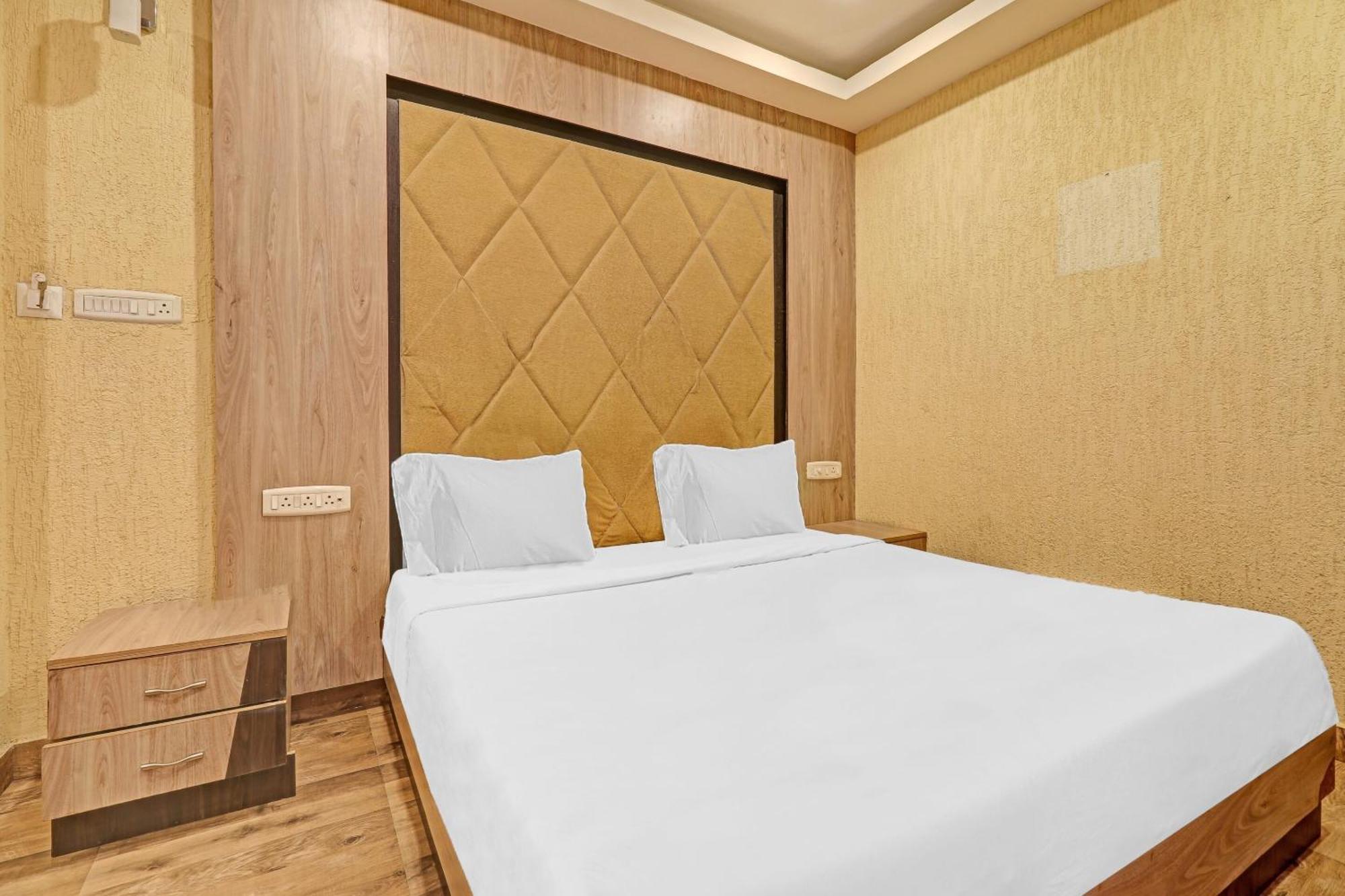Capital O 84896 Hotel Grand Karaikudi Tiruchirappalli Bagian luar foto