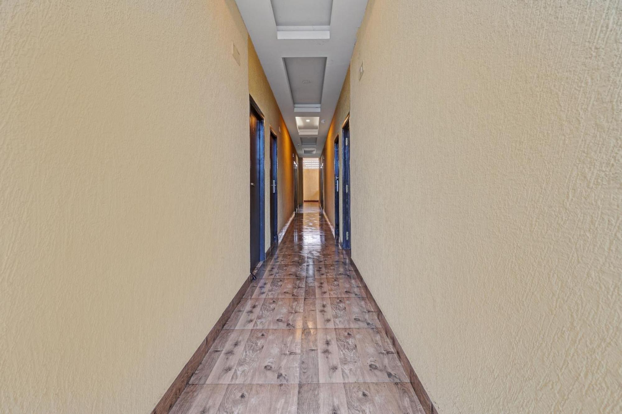 Capital O 84896 Hotel Grand Karaikudi Tiruchirappalli Bagian luar foto
