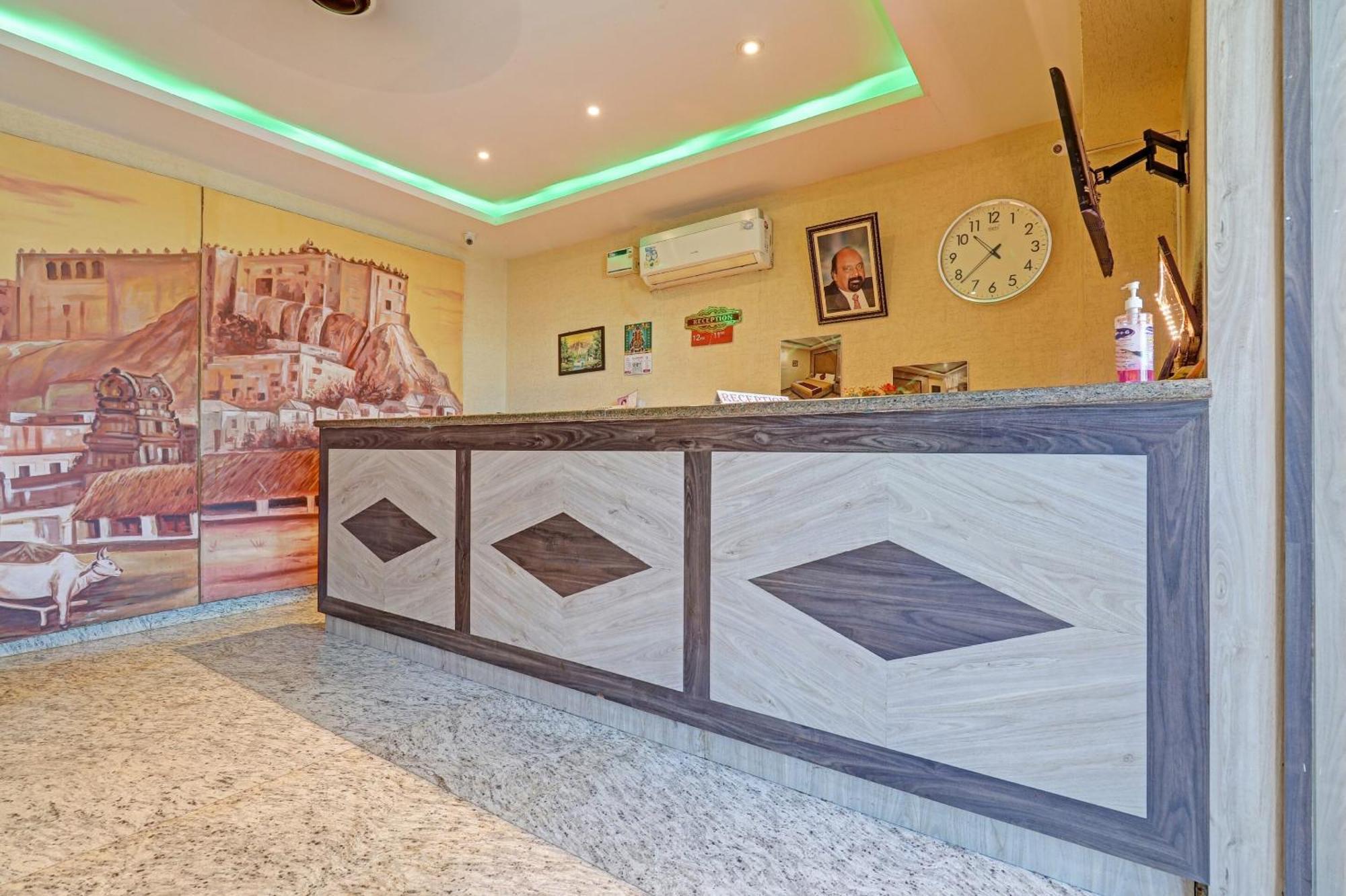 Capital O 84896 Hotel Grand Karaikudi Tiruchirappalli Bagian luar foto