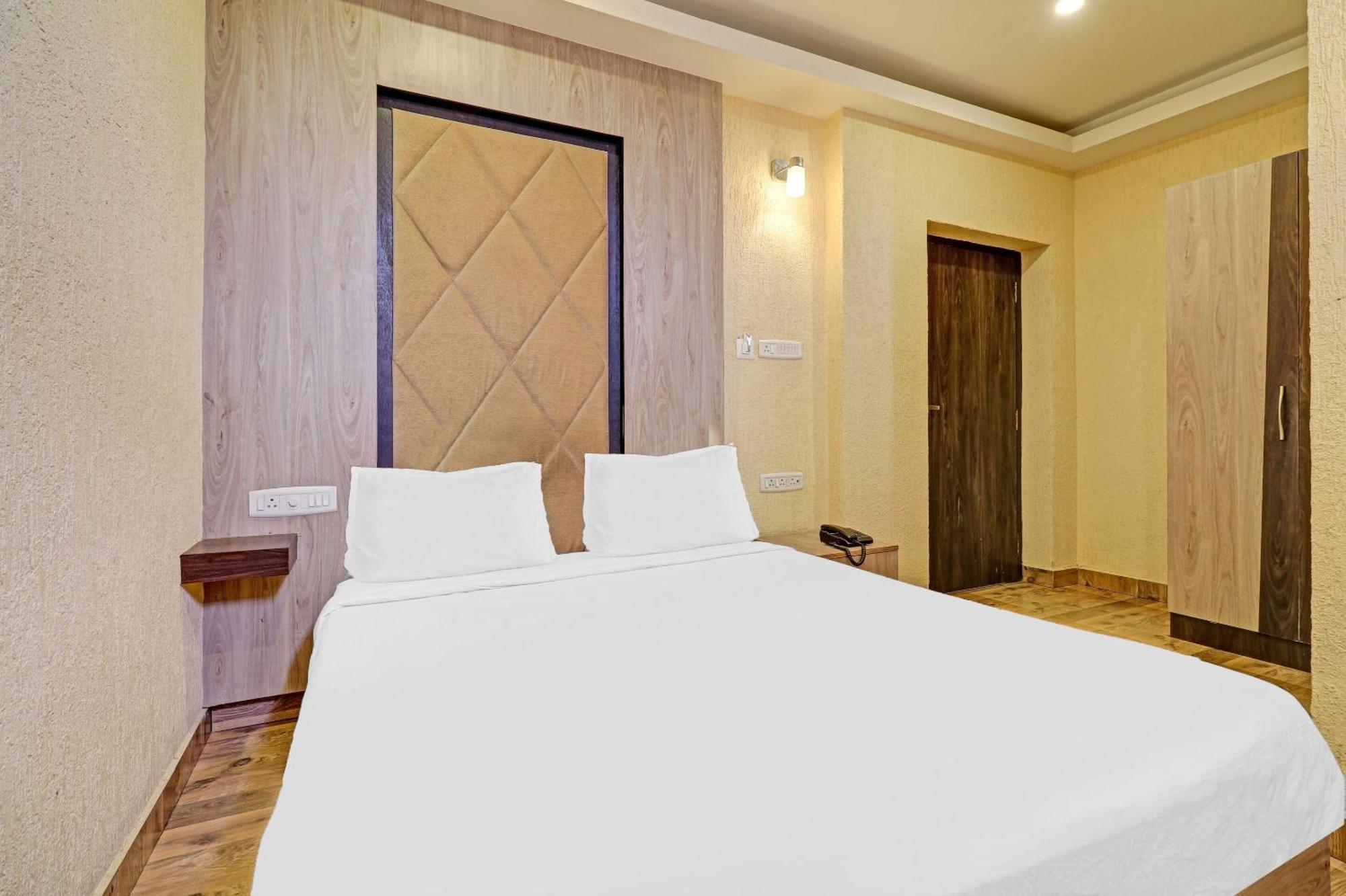 Capital O 84896 Hotel Grand Karaikudi Tiruchirappalli Bagian luar foto
