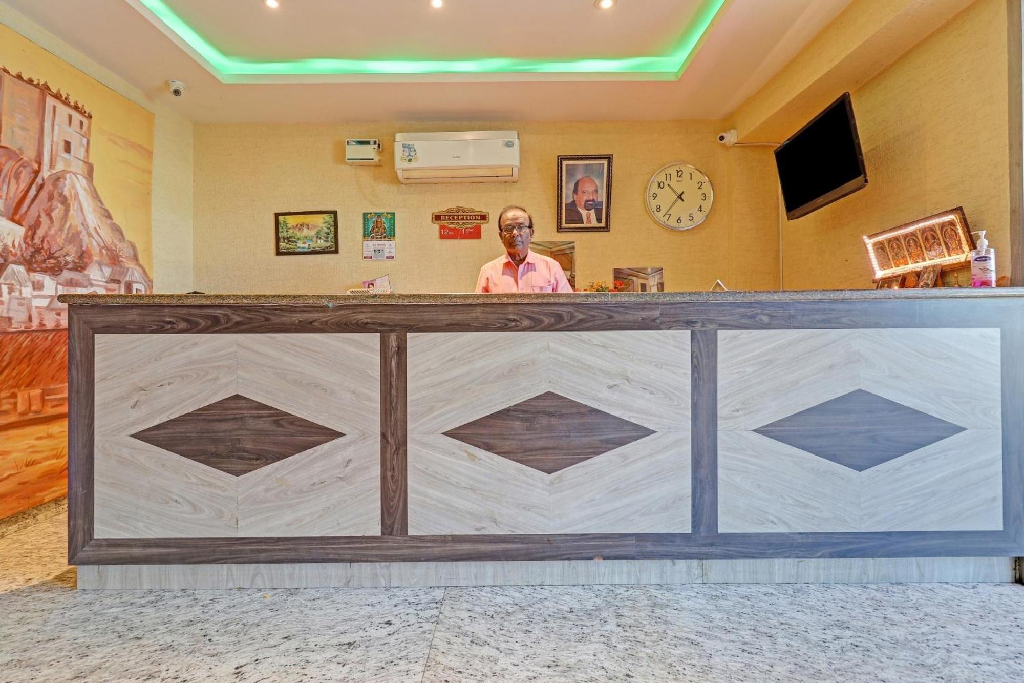 Capital O 84896 Hotel Grand Karaikudi Tiruchirappalli Bagian luar foto